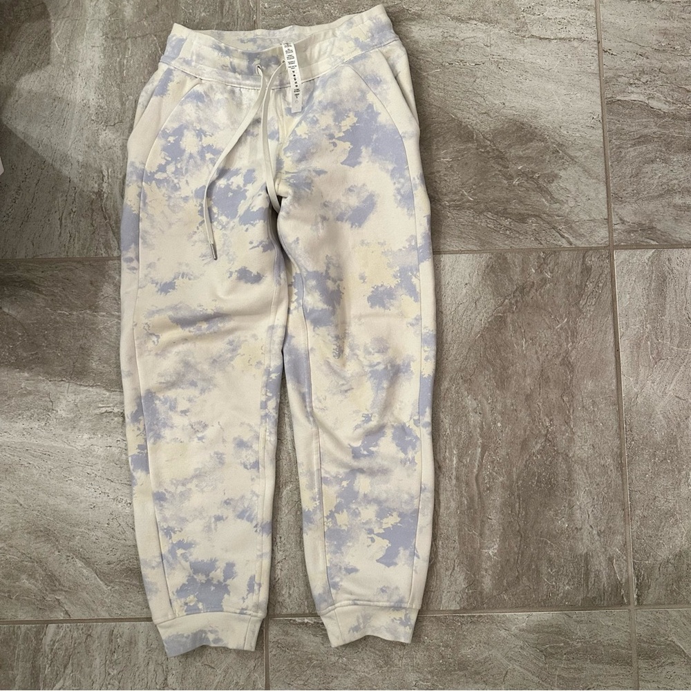 EUC lululemon scuba joggers sweatpants sz 4